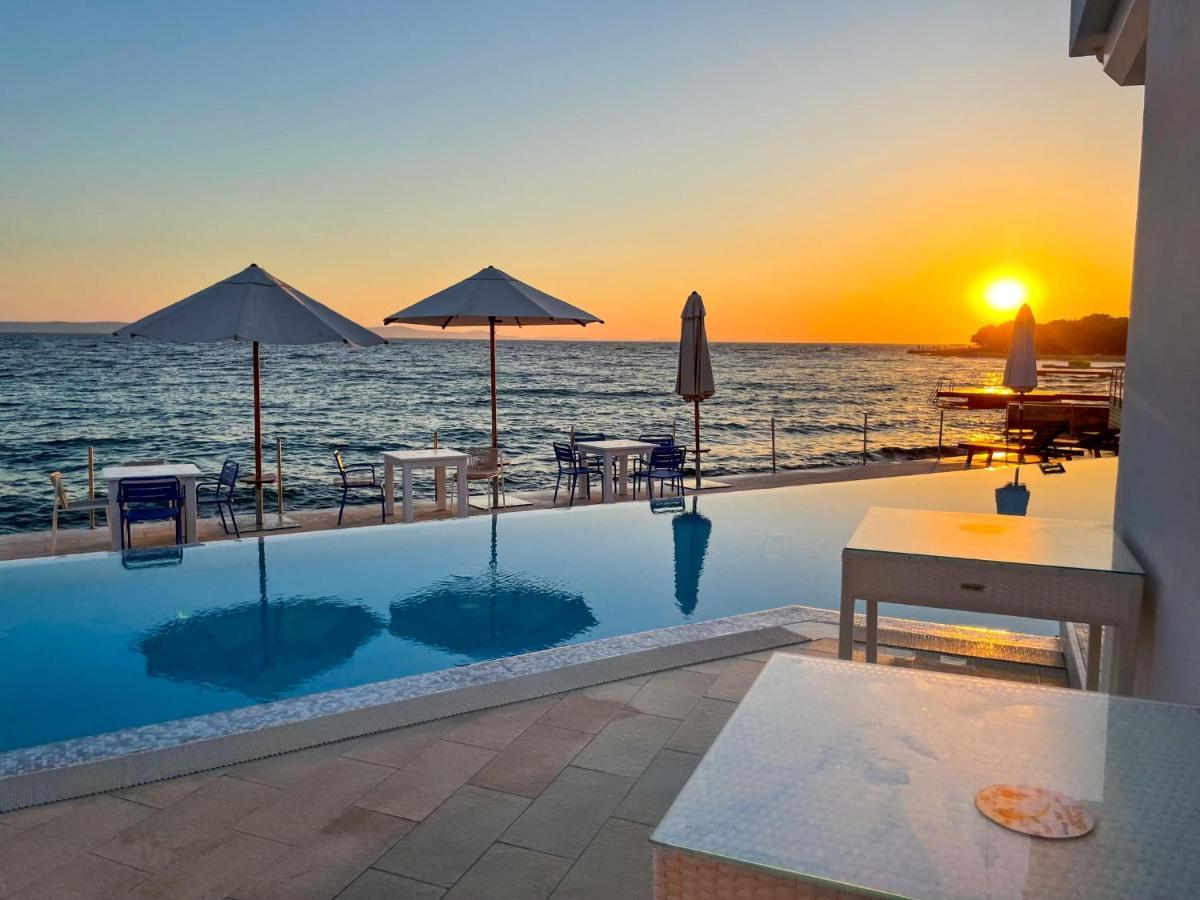 Luxury Two-Floor Apartment In Petrcane With Garden And Pool 外观 照片