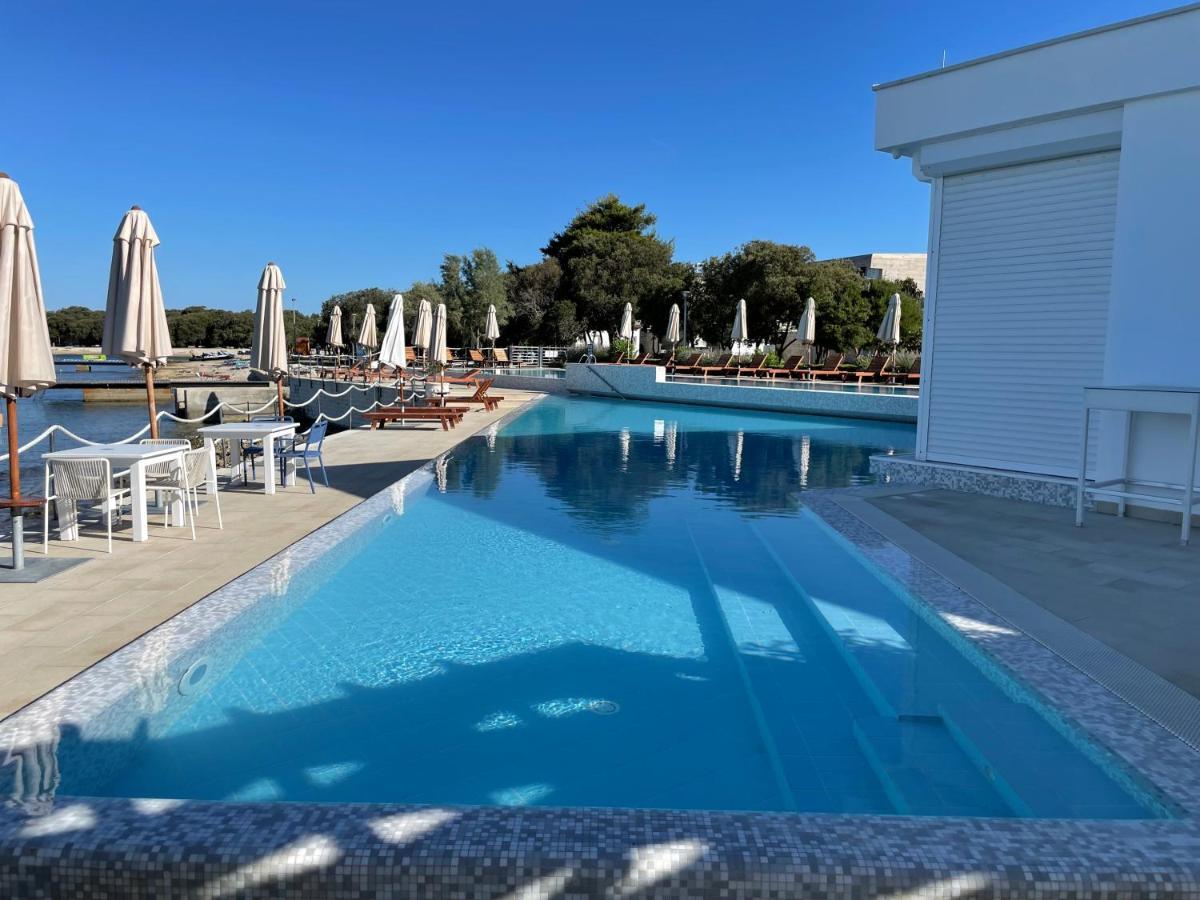 Luxury Two-Floor Apartment In Petrcane With Garden And Pool 外观 照片